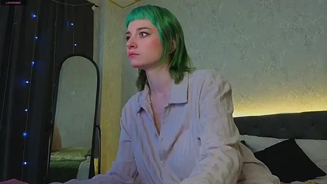 Scarle Whisper online show from April 2026 01:03:01 AM