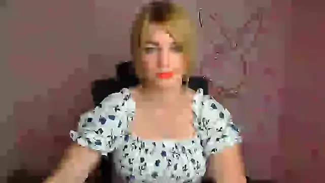 Snapshot of CuttieEmma chatting on July 2026 11:38:02 AM CuttieEmma online show from July 2026 11:38:02 AM