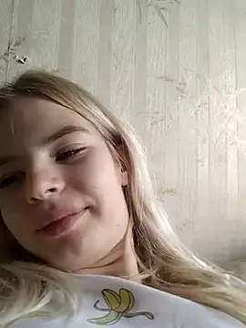 EsterSteele online show from February 2026 01:18:01 PM