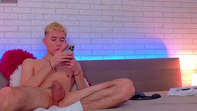 Snapshot of KevinParke chatting on February 2026 10:04:01 AM KevinParke online show from February 2026 10:04:01 AM