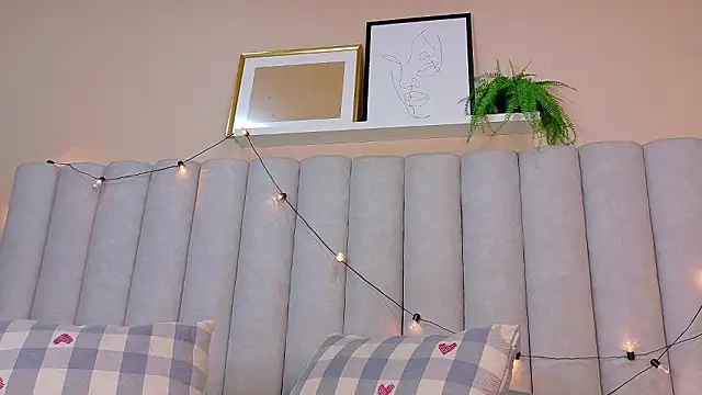 EmmaLou   online show from February 2026 04:18:02 AM