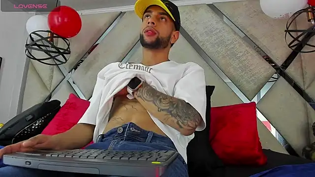 Snapshot of Aiden_Cash7 chatting on February 2026 03:58:02 AM Aiden Cash7 online show from February 2026 03:58:02 AM