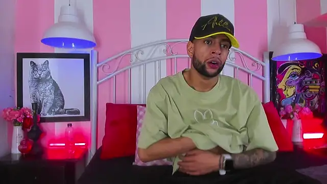 Snapshot of Aiden_Cash7 chatting on February 2026 04:20:02 AM Aiden Cash7 online show from February 2026 04:20:02 AM