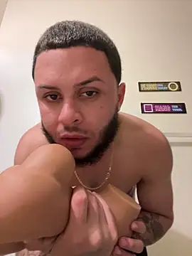 Tu PaPi Favorito online show from February 2026 04:17:02 AM