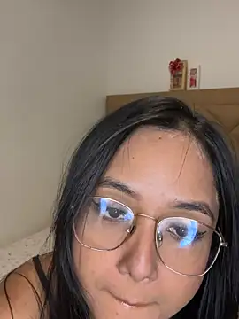 Lucianaaguzman online show from February 2026 01:57:02 AM