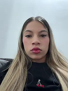 Mia Rosee1 online show from May 2026 12:27:02 AM