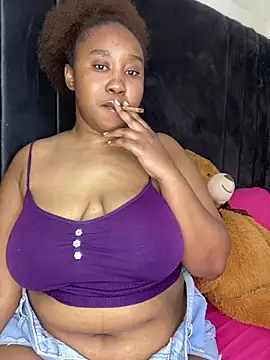 MeekyCurvyAss online show from May 2026 12:09:02 PM