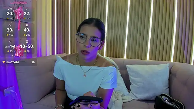 Luna Millers online show from May 2026 04:30:02 AM