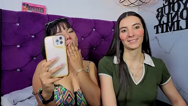 Valkiria-and-Dione online show from March 2026 08:09:01 PM