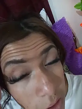 NathalialLooes online show from May 2026 11:00:01 PM