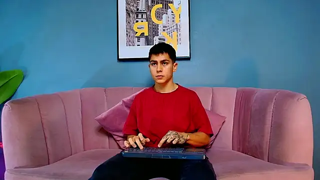 Snapshot of Aron_pulse chatting on February 2026 01:21:02 PM Aron pulse online show from February 2026 01:21:02 PM