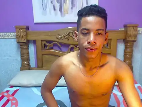 Luigi Ferrer online show from March 2026 03:09:02 AM