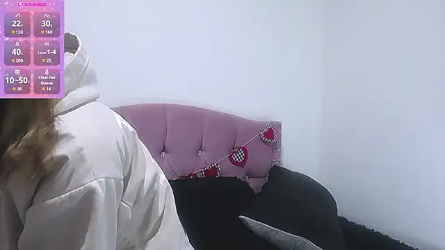 Snapshot of emily_cooper_pym chatting on February 2026 12:00:01 PM emily cooper pym online show from February 2026 12:00:01 PM