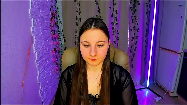 Snapshot of EvaxCharm chatting on February 2026 07:24:01 AM EvaxCharm online show from February 2026 07:24:01 AM