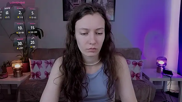 Snapshot of VioletaBloom chatting on February 2026 07:07:02 AM VioletaBloom online show from February 2026 07:07:02 AM