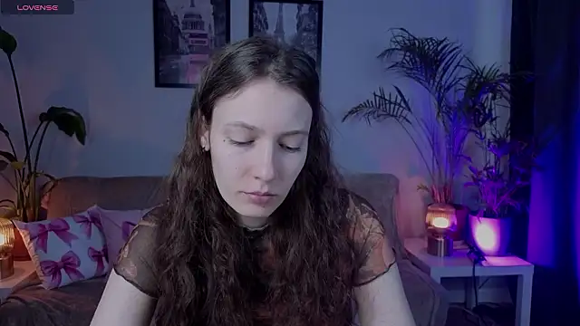 Snapshot of VioletaBloom chatting on February 2026 07:12:01 AM VioletaBloom online show from February 2026 07:12:01 AM