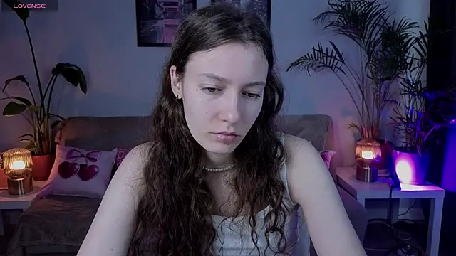 Snapshot of VioletaBloom chatting on February 2026 07:14:02 AM VioletaBloom online show from February 2026 07:14:02 AM