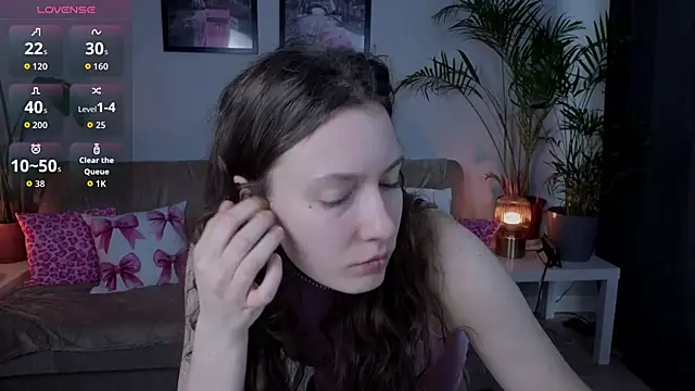 Snapshot of VioletaBloom chatting on February 2026 07:26:01 AM VioletaBloom online show from February 2026 07:26:01 AM