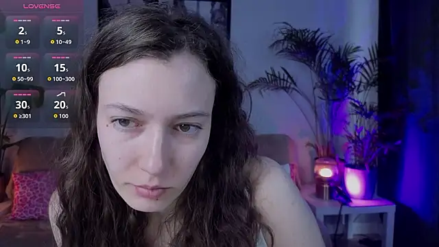 Snapshot of VioletaBloom chatting on February 2026 07:17:01 AM VioletaBloom online show from February 2026 07:17:01 AM