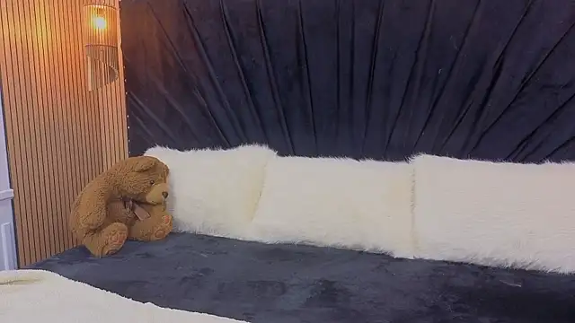 Amber-Horney online show from April 2026 02:39:01 PM