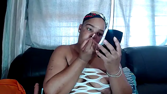 Snapshot of NAUGHTYSQUIRTER21 chatting on February 2026 10:40:02 AM NAUGHTYSQUIRTER21 online show from February 2026 10:40:02 AM