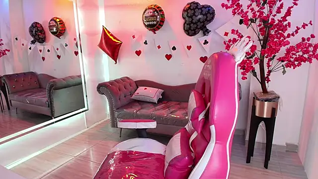 Snapshot of Zoe_18T chatting on February 2026 07:31:01 PM Zoe 18T online show from February 2026 07:31:01 PM