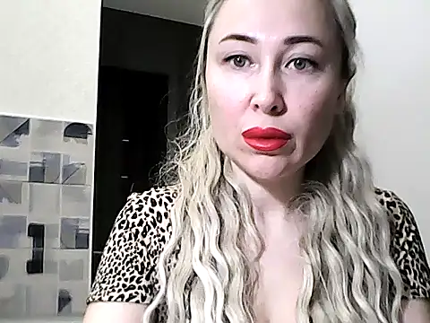 NanaGold2992 online show from February 2026 04:32:01 AM