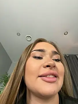 MonicaWestt online show from May 2026 07:46:02 AM