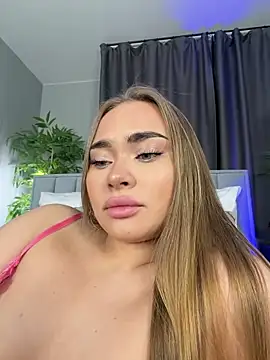 MonicaWestt online show from May 2026 07:04:01 AM