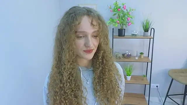 Snapshot of Beily_Moone chatting on February 2026 08:09:01 AM Beily Moone online show from February 2026 08:09:01 AM