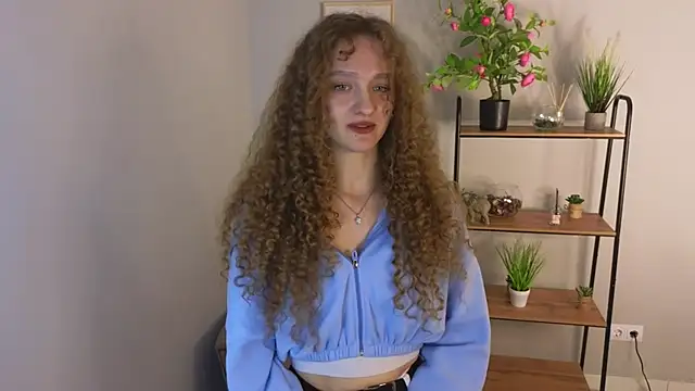 Snapshot of Beily_Moone chatting on February 2026 06:51:02 AM Beily Moone online show from February 2026 06:51:02 AM
