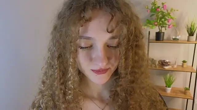 Snapshot of Beily_Moone chatting on February 2026 06:17:02 AM Beily Moone online show from February 2026 06:17:02 AM