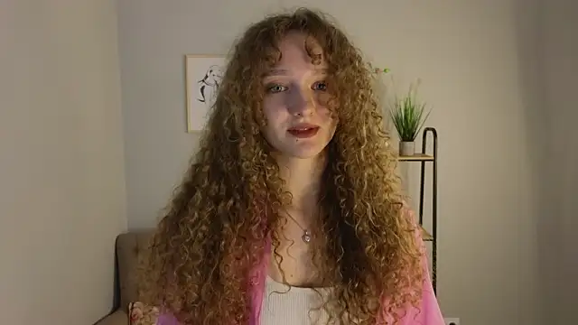 Snapshot of Beily_Moone chatting on February 2026 07:13:02 AM Beily Moone online show from February 2026 07:13:02 AM