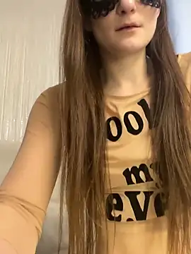 Snapshot of Helgamunn chatting on February 2026 11:20:01 AM Helgamunn online show from February 2026 11:20:01 AM