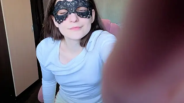 Snapshot of Helgamunn chatting on February 2026 12:47:02 PM Helgamunn online show from February 2026 12:47:02 PM