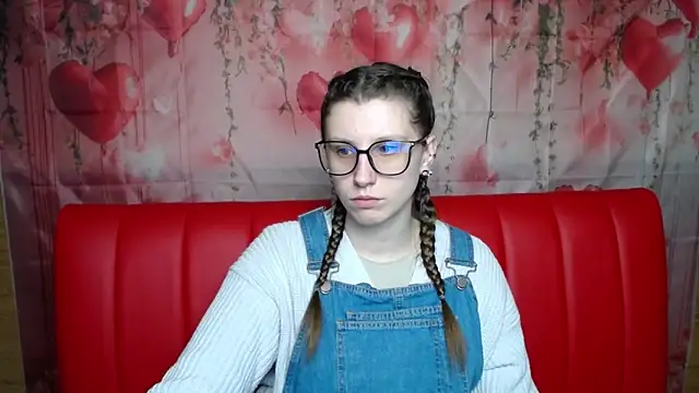 Snapshot of LilianaShine chatting on February 2026 06:09:01 AM LilianaShine online show from February 2026 06:09:01 AM