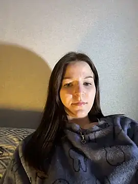 OliaLav online show from February 2026 07:07:01 PM