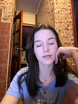 OliaLav online show from February 2026 07:32:02 PM