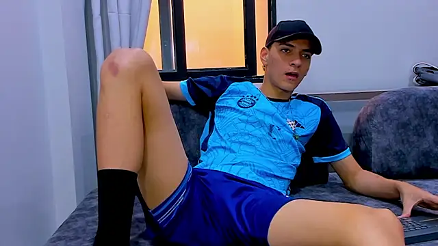 Snapshot of tiian_ chatting on February 2026 07:18:01 PM tiian online show from February 2026 07:18:01 PM