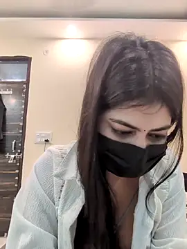 Snapshot of Confident_chic chatting on February 2026 01:31:01 PM Confident chic online show from February 2026 01:31:01 PM