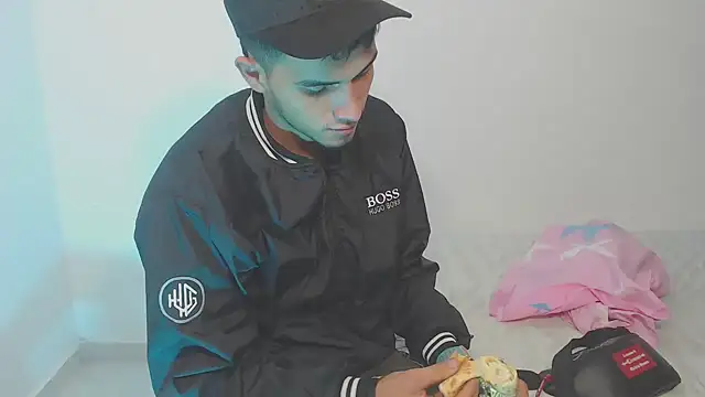 Snapshot of the_skinny_one chatting on February 2026 12:05:02 PM the skinny one online show from February 2026 12:05:02 PM