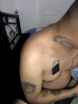 Snapshot of silkboy69 chatting on February 2026 11:53:02 PM silkboy69 online show from February 2026 11:53:02 PM