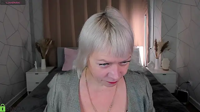 Snapshot of Ann_Annise chatting on February 2026 01:09:01 AM Ann Annise online show from February 2026 01:09:01 AM