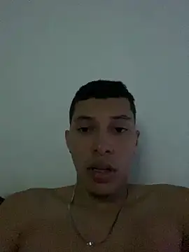 Snapshot of AlexP1090 chatting on June 2026 04:01:02 AM AlexP1090 online show from June 2026 04:01:02 AM