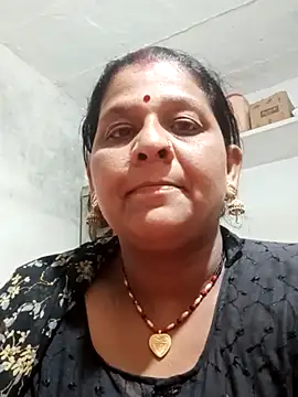 Snapshot of Hirdesh_sahhu chatting on February 2026 12:04:02 AM Hirdesh sahhu online show from February 2026 12:04:02 AM