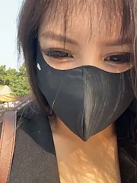 Carlin-yiyi online show from February 2026 02:23:01 AM