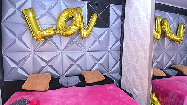 Snapshot of DannaAndSofi1 chatting on February 2026 11:19:01 AM DannaAndSofi1 online show from February 2026 11:19:01 AM