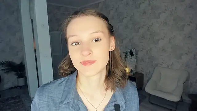 Snapshot of LianneBynon chatting on February 2026 08:29:02 AM LianneBynon online show from February 2026 08:29:02 AM