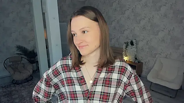 Snapshot of LianneBynon chatting on February 2026 08:26:01 AM LianneBynon online show from February 2026 08:26:01 AM