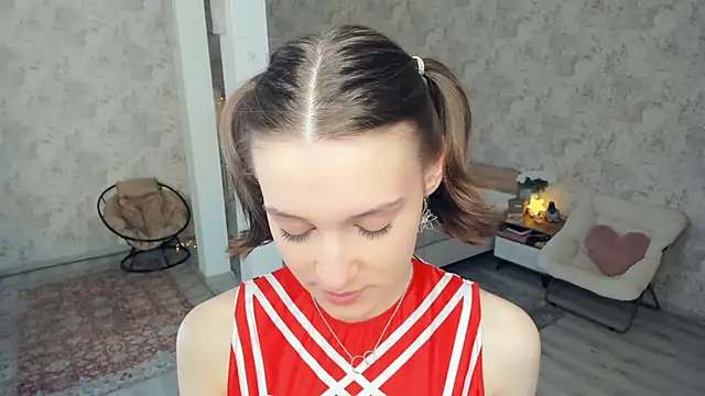 LianneBynon online show from May 2026 08:21:01 AM